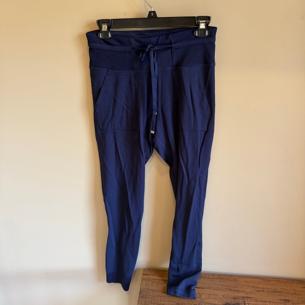 Travis Mathew Pants Women's M Navy Jogger